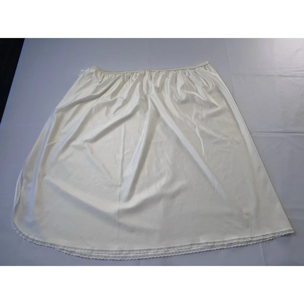 VTG Vanity‎ Fair Cream Silky Half Slip 2XL Lace Lingerie Classic  Romantic